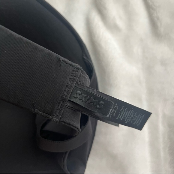 Set of 2 SKIMS Wireless Bras - Picture 4 of 7